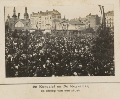 The Kunstlei and the Keyzerlei, after the procession, photograph, page, Antwerp, c. 1899,