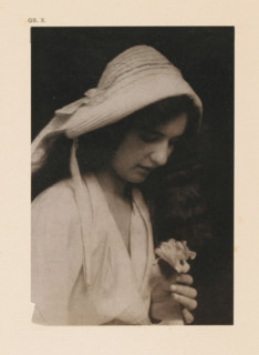Portrait of an unknown woman with an iris, page, photomechanical print, inscription: 'GB. X.',