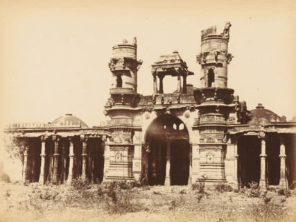 Mulik Alum's Mosque, View of the Malik Alam Mosque in Ahmedabad, photograph, page, number: '10.',