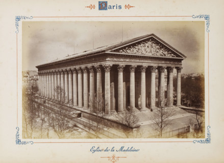 Interior of the Dôme des Invalides in Paris, with a view of the tomb of Napoleon Bonaparte, Tombeau
