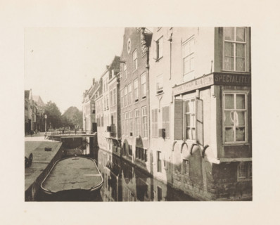 View of a canal in Delft, page, photomechanical print, title: 'Old Delft.', photographer: Charles L