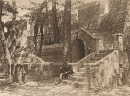 Inside of the Castle of Leiden, page, photomechanical print, title: 'Courtyard of the Burg, Leiden