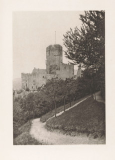 Exterior of Lahneck Castle in Lahnstein, page, photomechanical print, title: 'The Castle of Lahneck