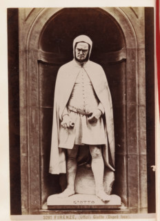 Statue of Giotto outside the Uffizi Gallery in Florence, Florence. (Uffizi) Giotto (Duprè fece),