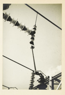 Protection of the voltage transformer, Protection of a transformer in an electrical wire,