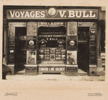 Shop window of the travel agency Voyages v. Bull in Brussels, Belgium, photograph, inscription: 'H.