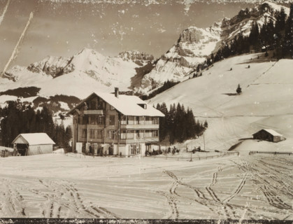 View of a chalet in the snowy mountains of Gilbach (Adelboden), Adelboden, Gilbach, photograph,
