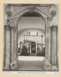 Entrance portal of the episcopal palace of Ravello, Ravello - Ingresso dell' antico palazzo