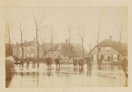 Flooding Nieuwkuyk 1916, Flood in Nieuwkuijk, photograph, photographer: attributed to Albert