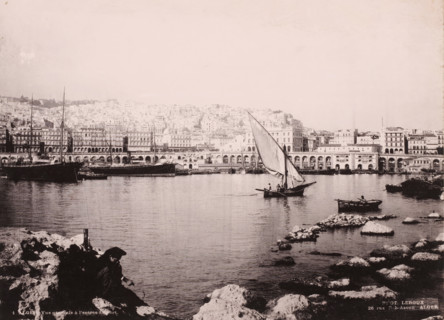 Alger, vue générale à l'entrée du port, View of the port of Algiers, photomechanical print, number:
