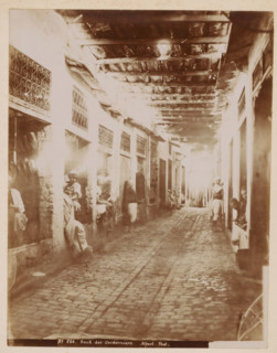 Souk des Cordonniers, Shoemakers in a souk, presumably in the Medina of Tunis, photograph, number: