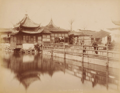 View of a temple the Shanghai, photograph, inscription: 'Sze Yuen Ming Co. 3 4, 42, Nanking Road',