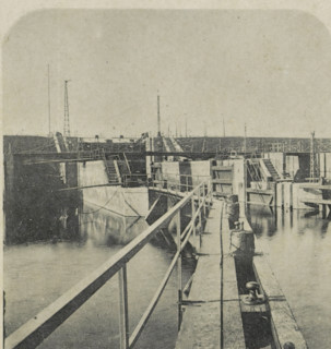 Zoutkamp - Binnenhaven, View of the Binnenhaven in Zoutkamp, photomechanical print, stereograph,