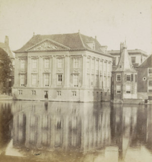 Mauritshuis The Hague, seen from the Lange Vijverberg, View of the Hofvijver and the Mauritshuis in