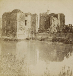 View of the ruins of Brederode Castle near Santpoort-Zuid, Ruins of Brederode Castle, Collection F,