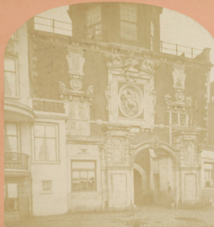 Passage of the Groothoofdspoort in Dordrecht, Dordrecht. La porte du port, stereograph,