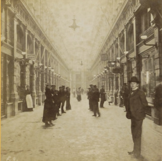 Covered shopping arcade de Passage in The Hague, Passage, Collection F, Geographical sculpture