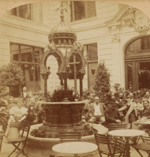Waiting for their favorite Beverage, Cafe Linden, Berlin, Germany, Warten auf ihr Lieblingsgetränk,