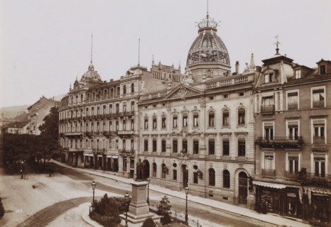 Street view in German city (former title), View of Leopoldsplatz in Baden-Baden, photograph, In the