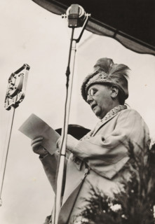 HM the Queen opens the World Jamboree July 31, 1937, photograph, postcard, Vogelenzang (North