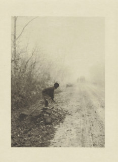 Worker along the road, Dans le brouillard, photomechanical print, photographer: Jean-Ferdinand