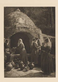 Women at a well in Gastouri on Corfu, Le puits de Gastouri à Corfou, page, photomechanical print,