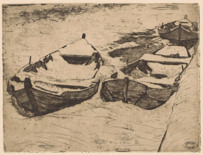 Three snow-covered rowboats by a bank, print, The boats lie in the ice., workshop stamp: 'ATELIER P