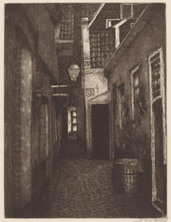 Alley at evening, print, In the alley a wooden barrel., inscription: 'S. de Jongh Twijnstraat 43