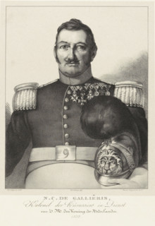 Portrait of Colonel Nicolaas Cornelis de Gallières, print, The sitter has removed his helmet and