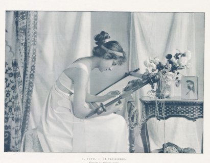 Woman behind a loom, La tapisserie, page, photomechanical print, name: 'Jean Malvaux PH',