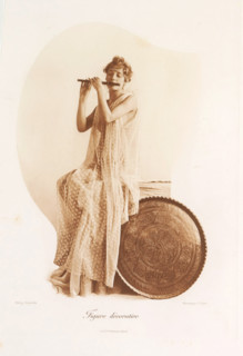 Figure décorative, Woman playing flute with a bowl, page, photomechanical print, photographer: