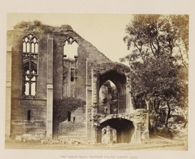The great Hall, eastern façade (about 1392), View of the ruin of the façade of the hall of
