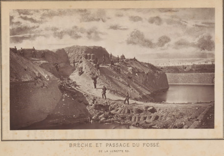 View of a breach and a passage through a fortress in Strasbourg, Brèche et passage du fossé de la