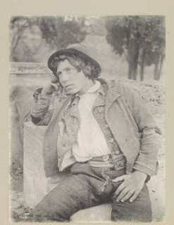 A Roman boy, page, photomechanical print, photographer: Samuel J. Beckett, Rome, c. 1890 - c. 1900,