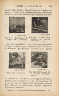 Man making a photomechanical print in four steps, Étendage de la couche sur la tournette. Pose of