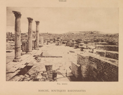 Marché, boutiques rayonnantes, View of Roman ruins of a market and shops in Timgad, page,