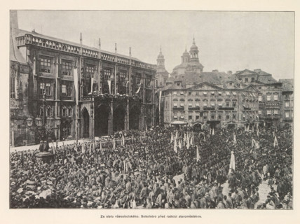 Crowd at the Staromestské námestí in Prague during a festival of the Sokol movement, Ze sletu