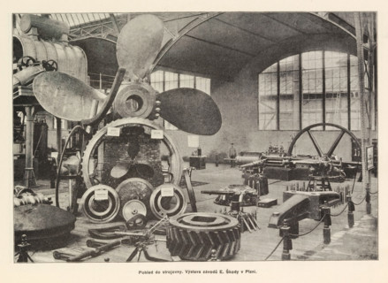 Pohled do strojovny. Výstava závodu F Ringhoffra na Smichove, Interior of an engine room with an