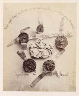 Family coat of arms and seal of the Gensfleisch family and seals of the Fust and Schöffer families,