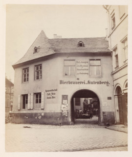 Exterior of the former printing house of Johannes Gutenberg in Mainz, photograph, page, number: