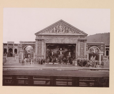 The crucifixion, page, photomechanical print, inscription: 'Gemeinde Oberammergau Passionsspiel