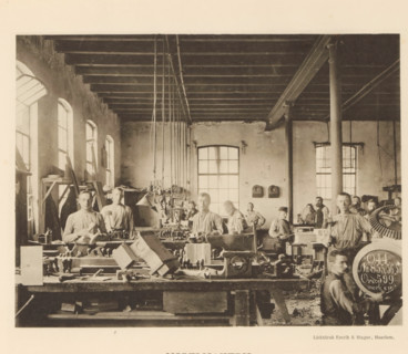 Employees making models in the machine factory of Gebroeders Stork & Co, Model making, page,