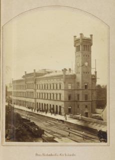 View of the Erfurt train station, Das Bahnhof-Gebäude, photograph, page, number: '8.', Erfurt