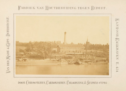 View of the Van der Made & Gips factory on the Oude Maas in Dordrecht, Factory for Wood