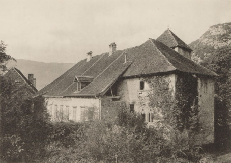 L'ancien prieuré de Talloires, View of a priory in Talloires, page, photomechanical print, maker: