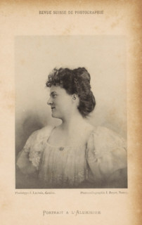 Portrait of an unknown woman, Portrait a l'Aluminium, page, photomechanical print, maker: J.