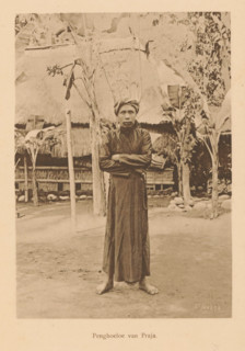 Portrait of an unknown man who is an Islamic teacher, Pengoeloe van Praja, page, photomechanical