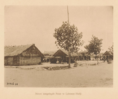 Newly constructed Pasar at Laboean-Hadji, View of a market, page, photomechanical print, maker: