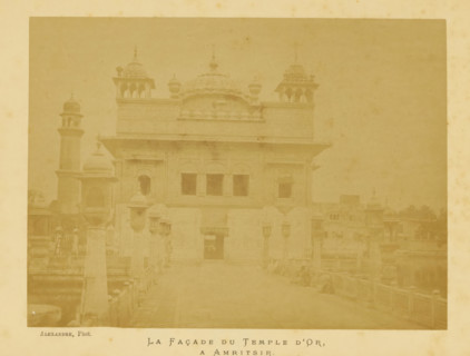 La Façade du Temple d'Or, a Amritsir, View of the Harmandir Sahib in Amritsar, photograph, page,