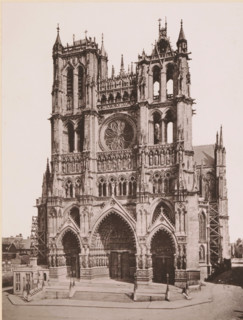 Le Cathédrale d'Amiens, vue générale extérieure, View of the Notre-Dame of Amiens, page,